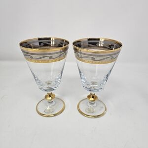 Elegant Gold Rimmed Wine Glass Set